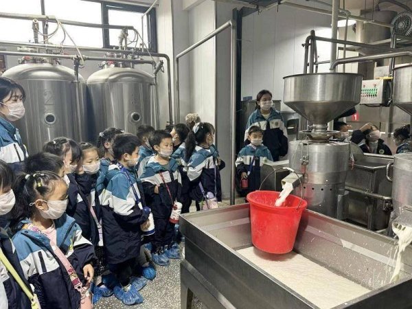 易信盈 繁昌区繁阳镇云路社区：指尖非遗做云路小“手艺人”